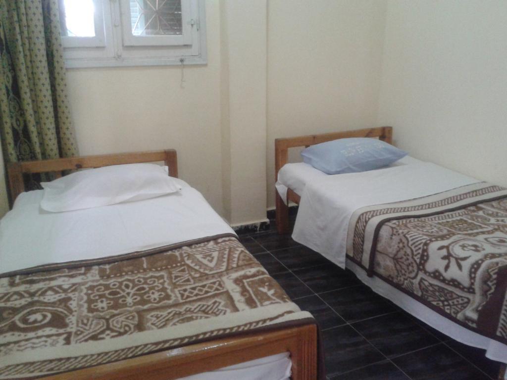 Sea Waves Hostel Хургада Экстерьер фото